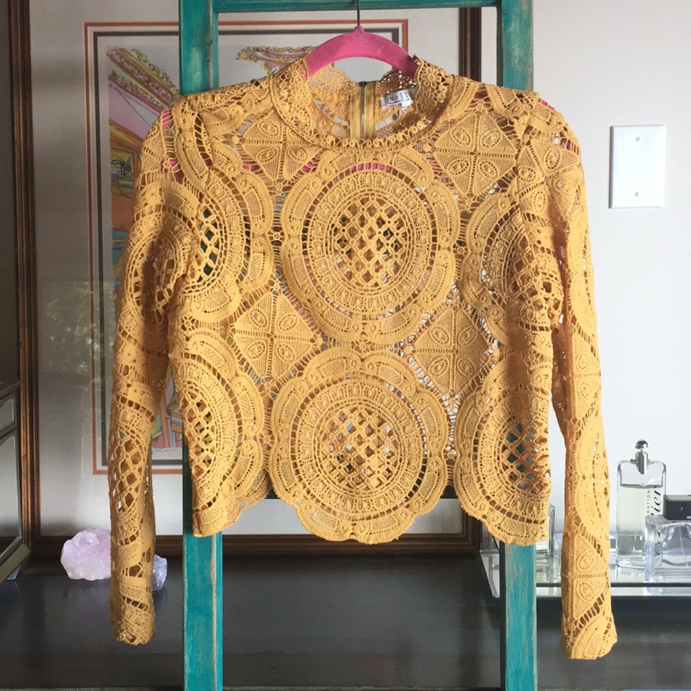 Long Sleeve Lace Crop Top